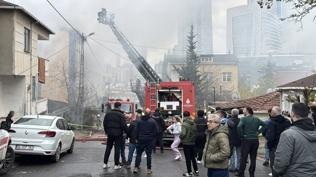 �mraniye'de �at�da ba�layan yang�n 2 eve s��rad�: 4 ki�i kurtar�ld�