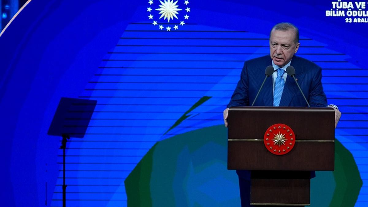 Ba�kan Erdo�an'dan �zel'in 'bal�klar �rk�yor' hezeyan�na tepki: �retmeye devam edece�iz