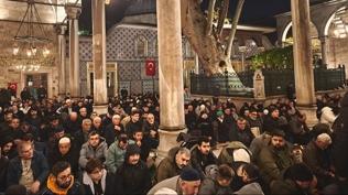 �� Aylar dualarla kar��land�