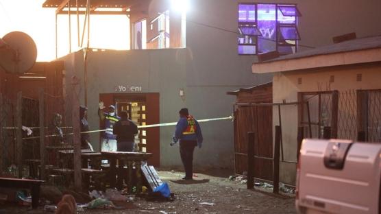 G�ney Afrika'da �iddet sarmal�... E�lence mekan� kana buland�: �l� say�s� art�yor