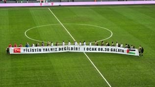 Kupa ma��nda anlaml� davet: Filistin yaln�z de�ildir