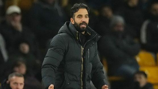 Manchester United, orta sahada b�y�k de�i�ime haz�rlan�yor