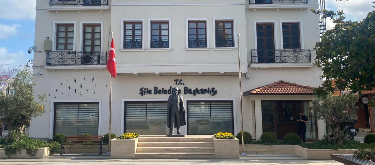 �ile Belediyesi'ne ikinci dalga r��vet operasyonu: �ok say�da ��pheli g�zalt�na al�nd�