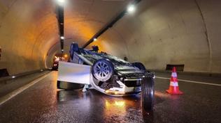 Tantavi T�neli'nde kaza! Ara� takla att�