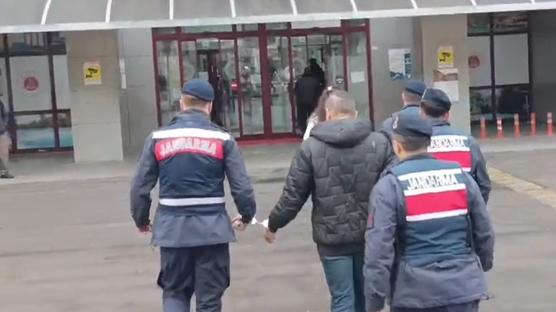 Antalya'da vah�et! Tart��t��� babas�n� g�z�n� k�rpmadan vurdu