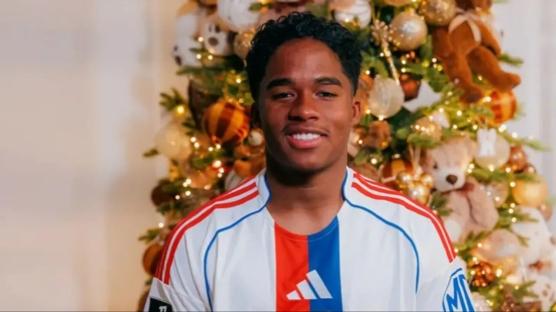 Endrick resmen Lyon'da