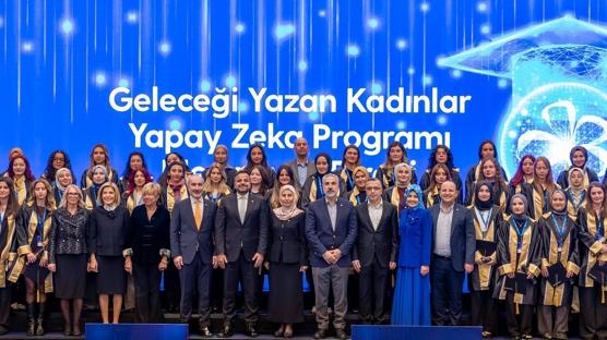 Turkcell'in �Gelece�i Yazan Kad�nlar Yapay Zek� Projesi' mezunlar�n� verdi