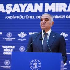 Ya�ayan Miras Okulu a��ld�... Bakan Ersoy: Ge�mi�imizin hazinelerini, gelece�imizin hazinelerine aktar�yoruz