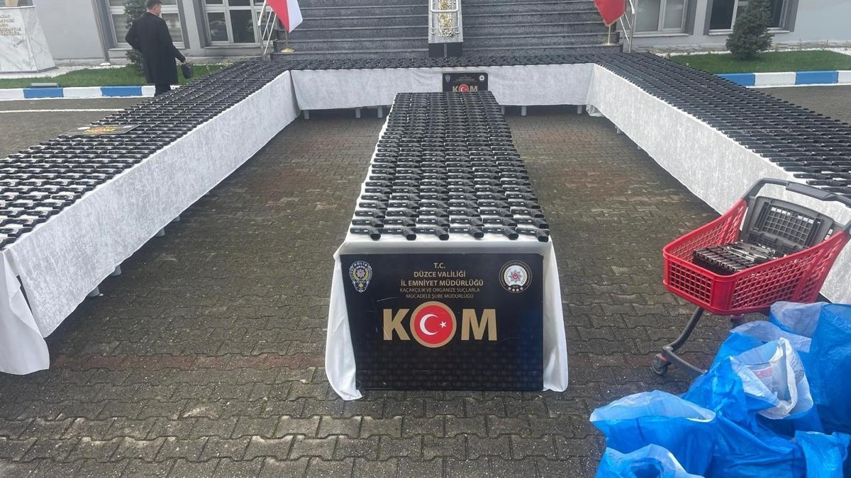 Yolcu otob�s�nde binlerce silah par�as� ele ge�irildi: 6 ki�i g�zalt�na al�nd�