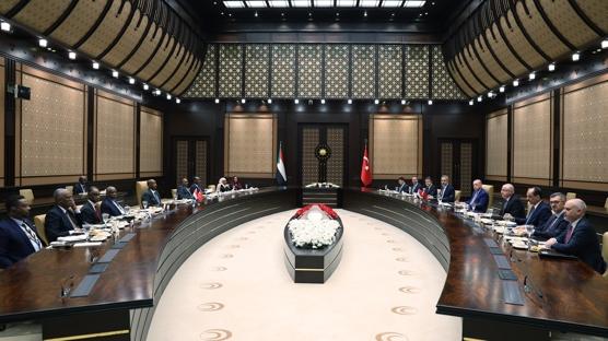 Cumhurba�kan� Erdo�an, Sudan Egemenlik Konseyi Ba�kan� Burhan ile �al��ma yeme�inde bir araya geldi