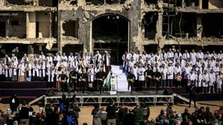 Gazze'de 170 doktor i�in mezuniyet t�reni d�zenlendi