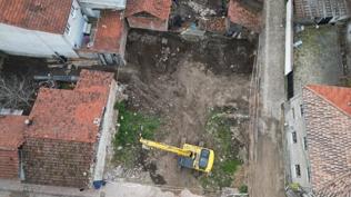 �n�aat temeli kaz�l�rken fark edildi!  Tarihi kal�nt�lar g�n y�z�ne ��kt�