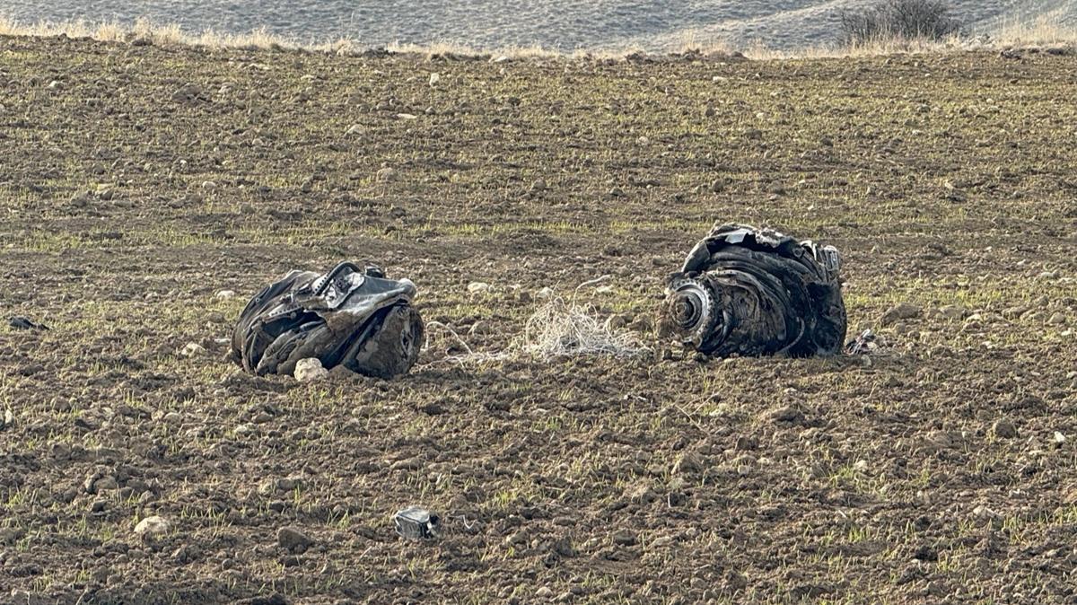 Libya u�a��n�n pilotlar� mercek alt�na al�nd�