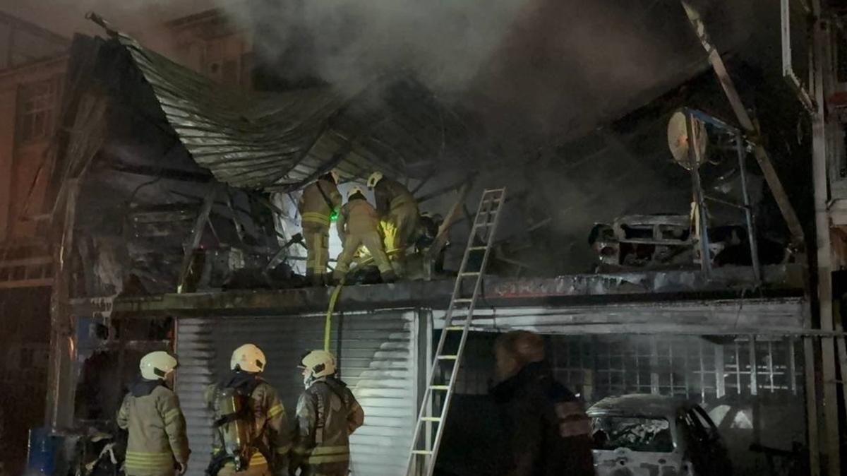 Ba�ak�ehir'de oto sanayi sitesinde yang�n: �ok say�da ekip sevk edildi