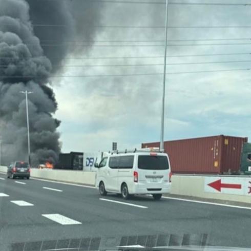 50 ara� birbirine girdi! �l� ve yaral�lar var