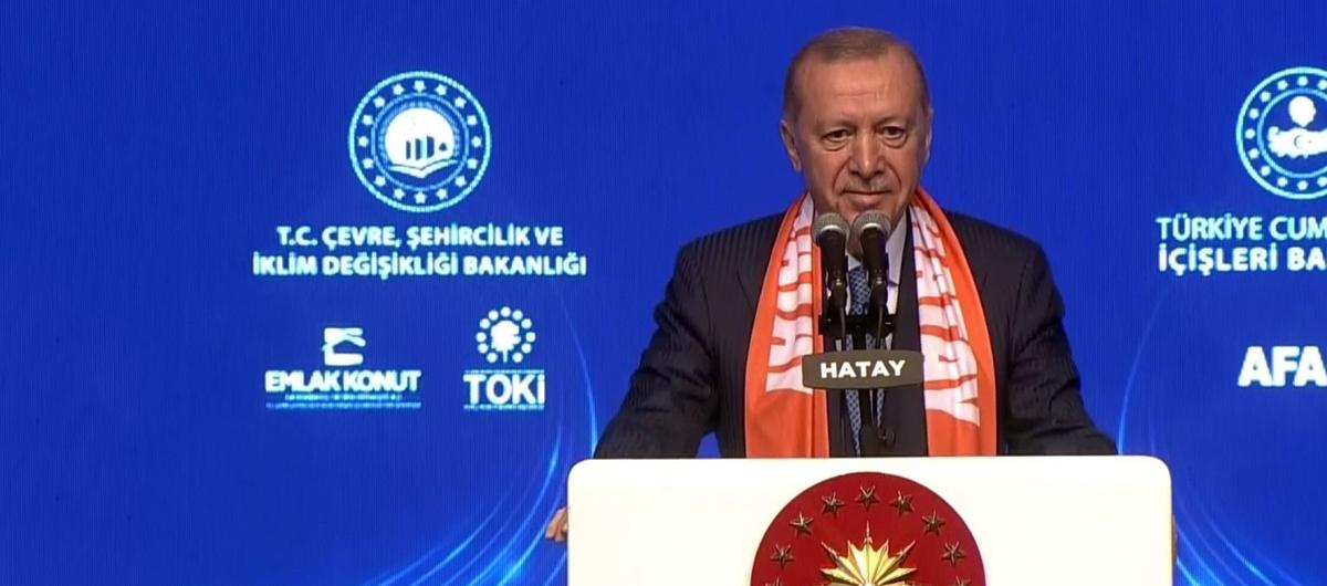 #CANLI Asr�n in�as�nda tarihi g�n... Cumhurba�kan� Erdo�an'dan 'deprem turistleri' tepkisi: Hi�biri ortada yok