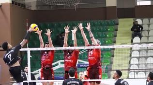 Efeler Ligi'nde ilk yar�y� Ziraat Bankkart lider bitirdi