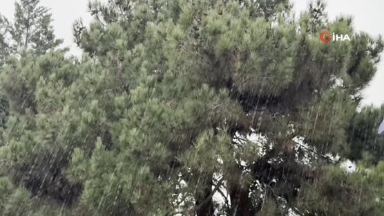 �stanbul g�ne karla uyand�: Meteoroloji uyarm��t�