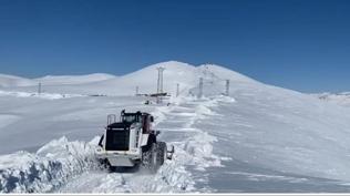 Kar 74 yerleşim yerinde ulaşımı durdurdu! Ekipler seferber edildi