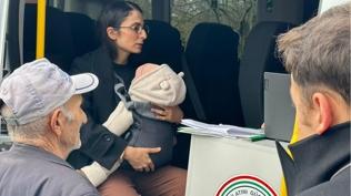 Kuca��nda bebe�iyle ke�fe ��kt�! Bakan Tun�'tan hakime fedakarl�k �vg�s�