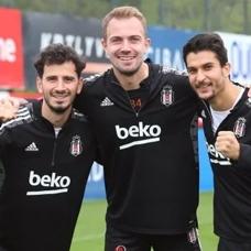 O�uzhan �zyakup, Necip Uysal'a destek verdi! 'Bu kul�b�n karakteridir'