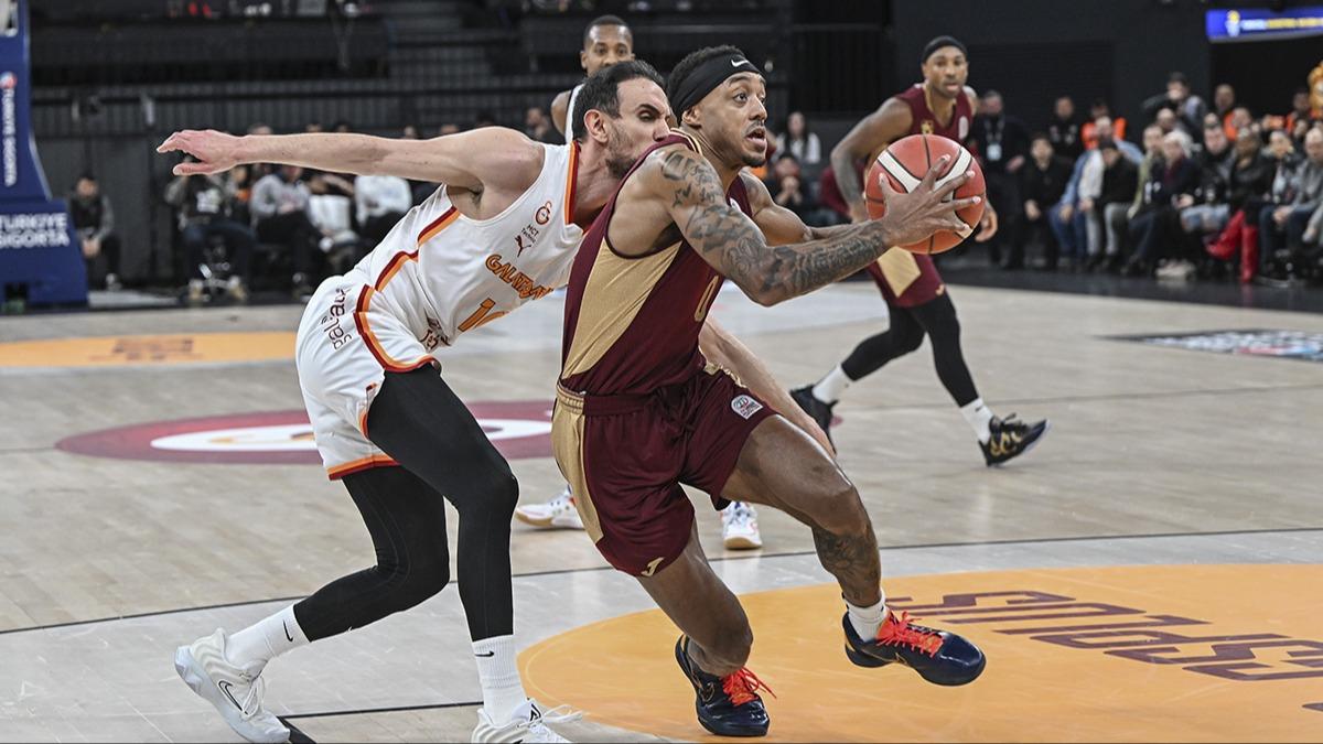 Trabzonspor, Galatasaray'� deplasmanda ma�lup etti