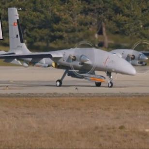 Yerli ve milli TOLUN-F art�k haz�r! S���nak delici f�ze Bayraktar AKINCI'n�n kanatlar�ndan s�z�ld�