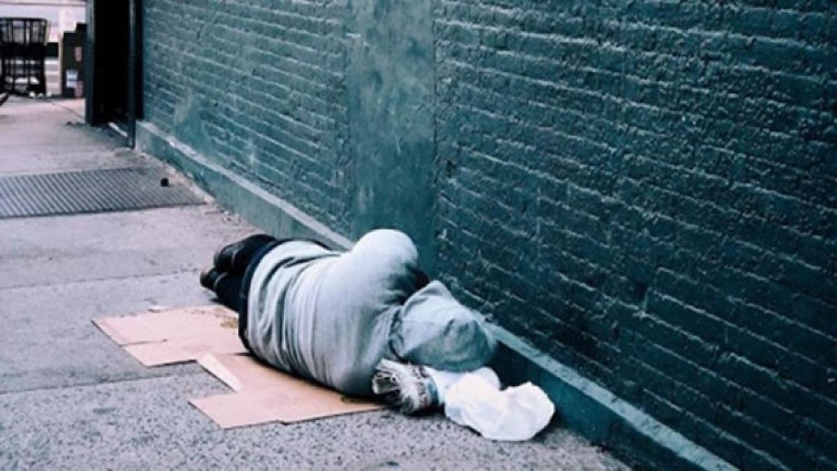 �stanbul'da so�uk hava fel� etti! Sokakta ya�ayan 159 ki�i misafirhanelere yerle�tirildi