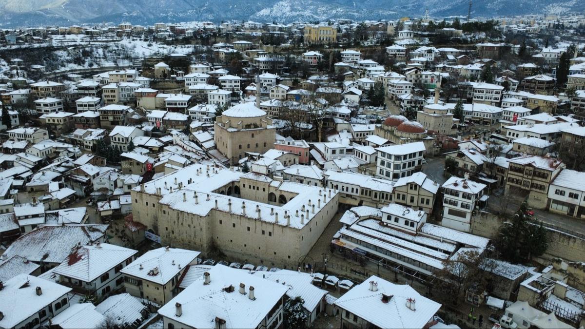 Karab�k'te 112 k�y yolu ula��ma kapanm��t�: 86 tanesi tekrar ula��ma a��ld�