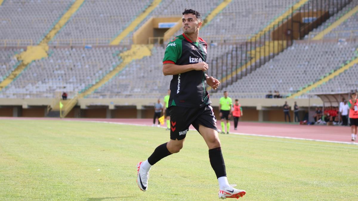 Kar��yaka'dan Ferdi Burgaz'a anlaml� veda