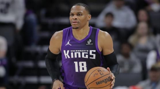 Russell Westbrook, Magic Johnson'� geride b�rakt�! Kings sahas�nda galip