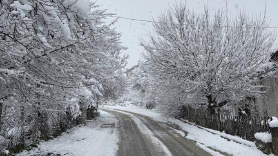 Valilik duyurdu: Zonguldak'ta e�itime 'kar' aras�