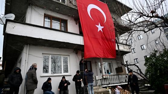 Ak�akoca'ya ate� d��t�: Polis memuru K�l�nk'�n ac� haberi ailesine verildi