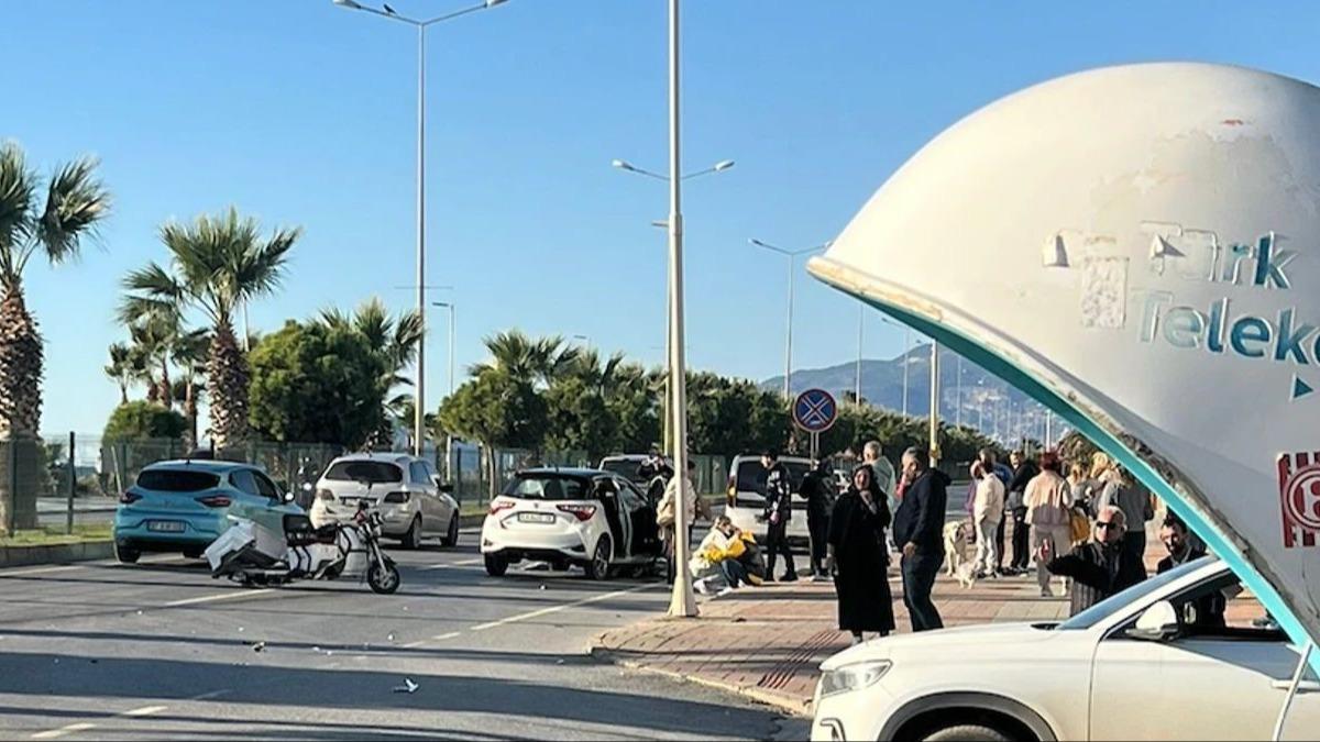 Alanya'da feci kaza: 3 tekerlekli motosiklette can pazar�