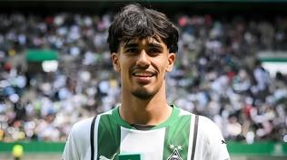 Galatasaray gen� y�ld�z�n pe�inde