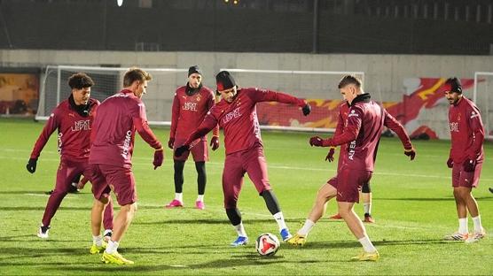 Eren Elmal� tak�ma d�nd�