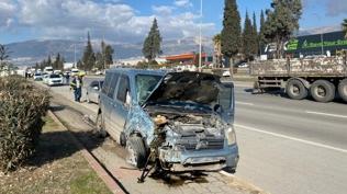 Kahramanmara�'ta feci kaza: 17 yaral�