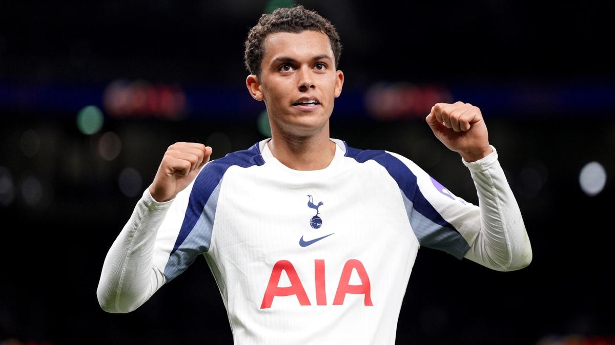 Crystal Palace, Brennan Johnson için el sıkıştı