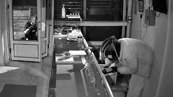 I�d�r'da kuyumcu soygunu... �ald�klar�yla l�ks ara� ald�lar