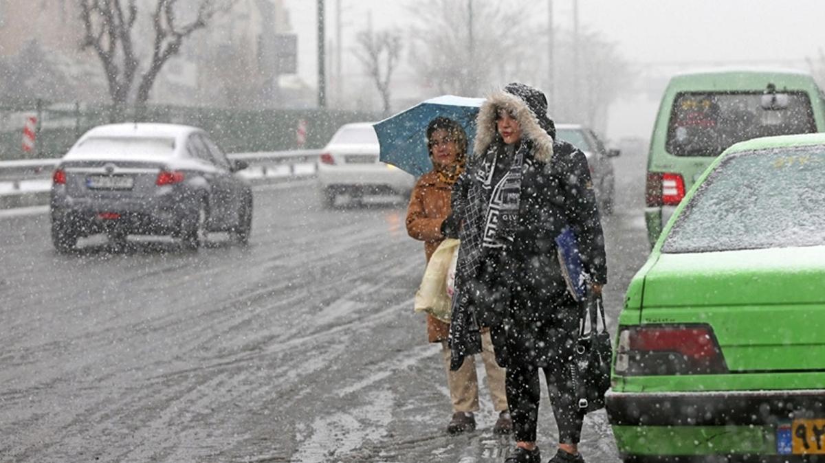So�uk havalar kom�uyu vurdu! 21 eyalette resmi tatil ilan edildi