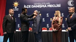 CHP'den istifa edip AK Parti'ye ge�tiler