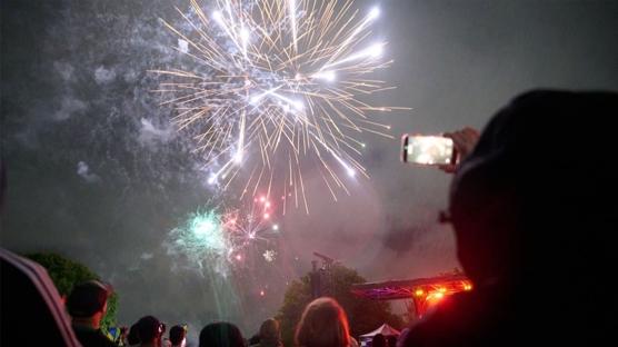 D�nya 2026'ya giriyor! �lk havai fi�ekler Pasifik'te patlad�