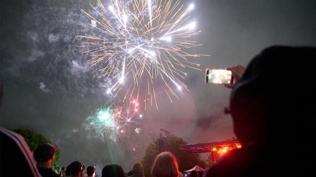 D�nya 2026'ya giriyor! �lk havai fi�ekler Pasifik'te patlad�