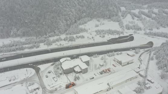 Yo�un kar ula��m� fel� etti! 1.836 yerle�im yolu kapand�