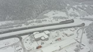 Yoğun kar ulaşımı felç etti! 1.136 yerleşim yolu kapandı