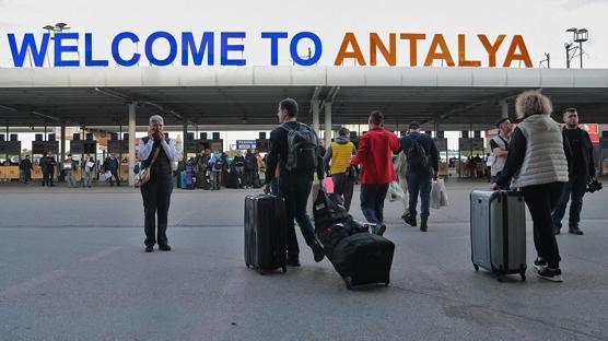 Antalya bu y�l 17 milyon 122 bin 548 ziyaret�i a��rlad�