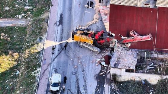 Başakşehir'de feci kaza: Bina tedbiren boşaltıldı