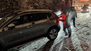 İstanbul'da kar yağışı hayatı olumsuz etkiledi