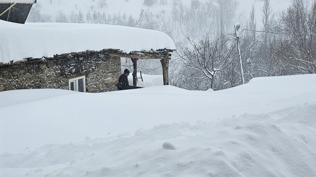 Kar hayat� durdurdu: 1743 yerle�im yerine ula��m yok