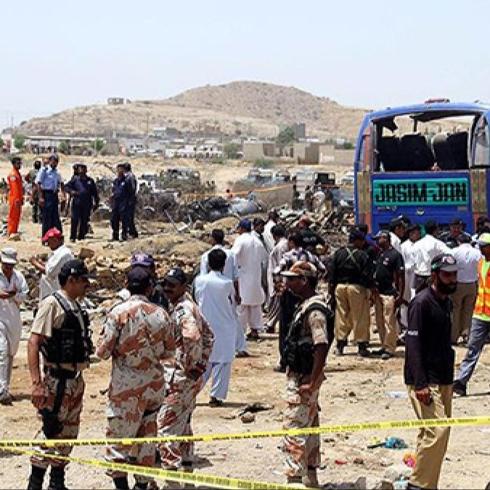 Pakistan'da katliam gibi kaza! 14 ki�i �ld�